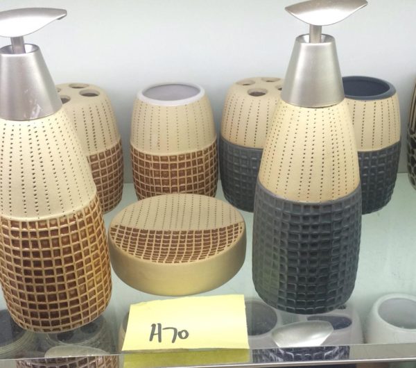 Exceptional Quality 4 Pcs. Ceramic Bath Set European Standards - Image 2
